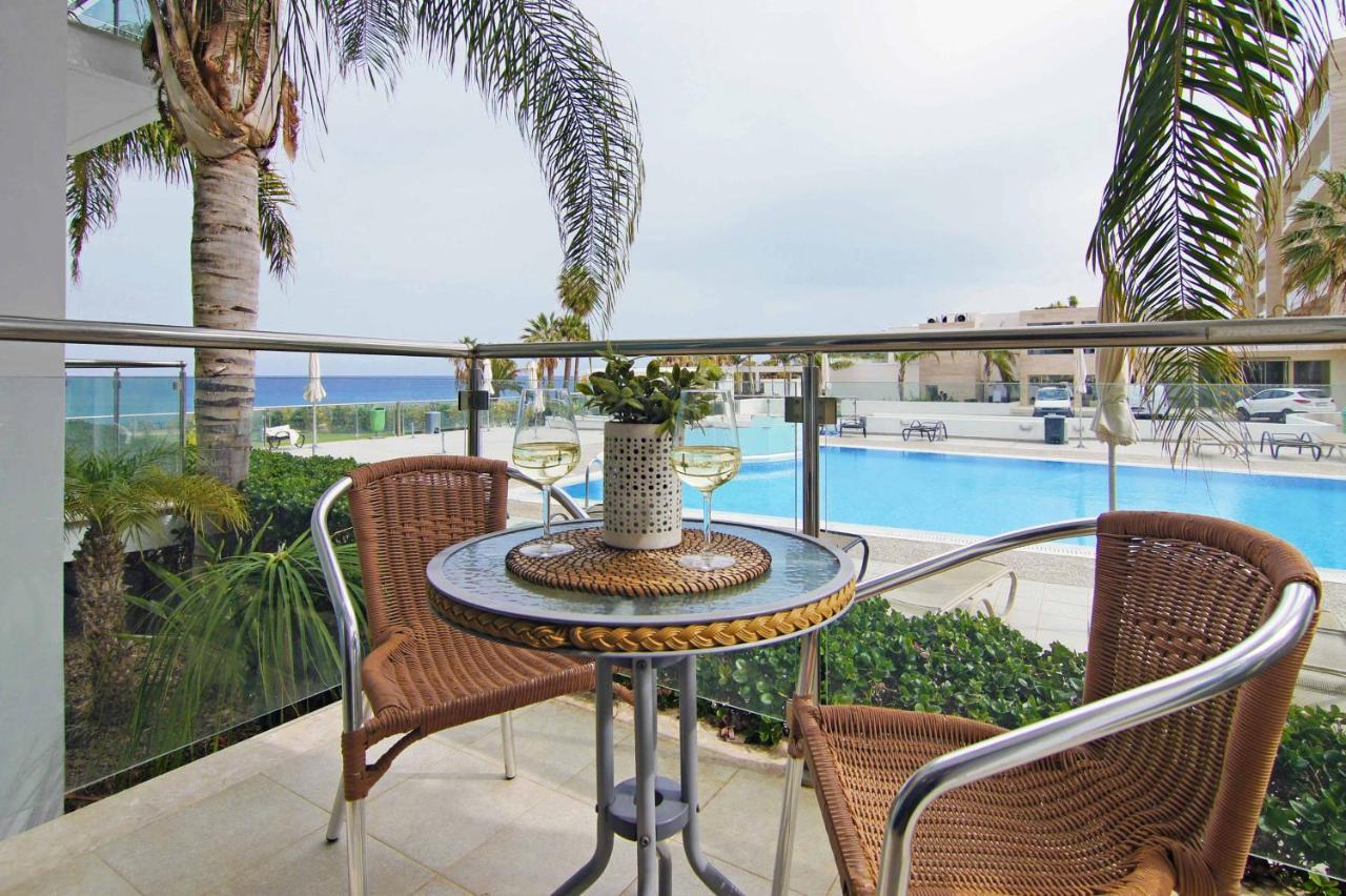 Diana - Coralli Beachfront Apartment Protaras Luaran gambar