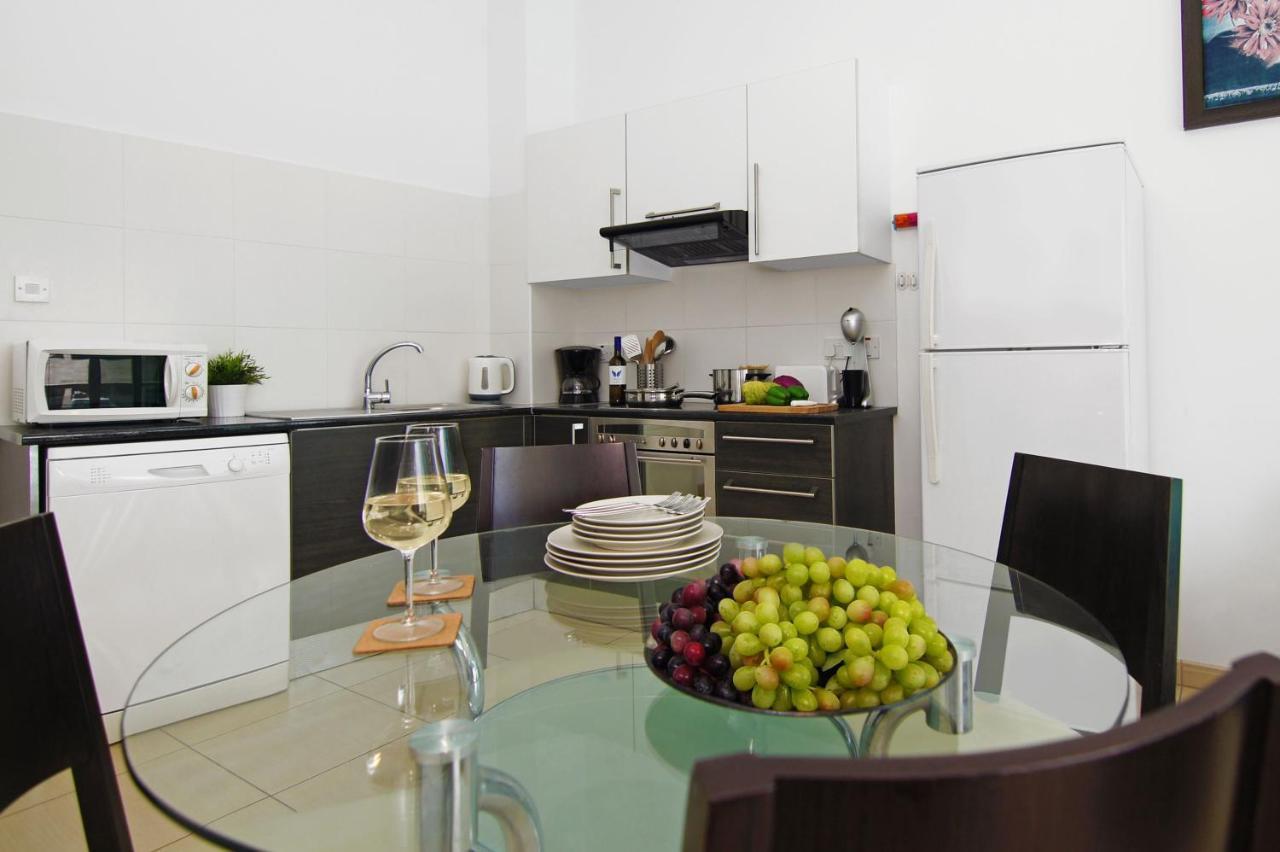 Diana - Coralli Beachfront Apartment Protaras Luaran gambar