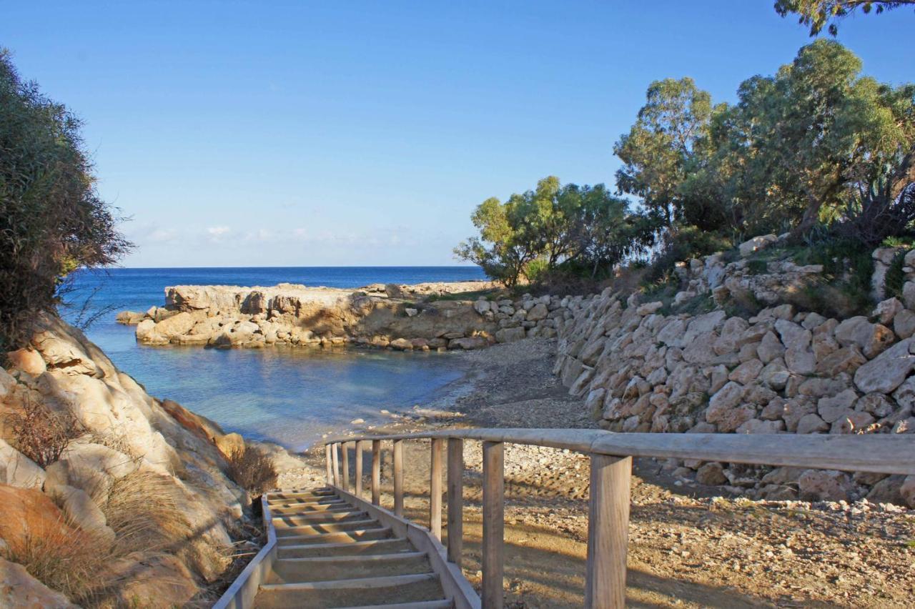 Diana - Coralli Beachfront Apartment Protaras Luaran gambar