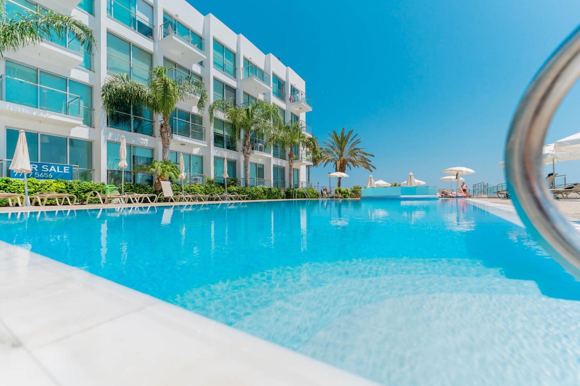 Diana - Coralli Beachfront Apartment Protaras Luaran gambar